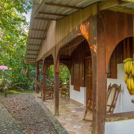 Cabinas Iguana Cahuita Eksteriør billede