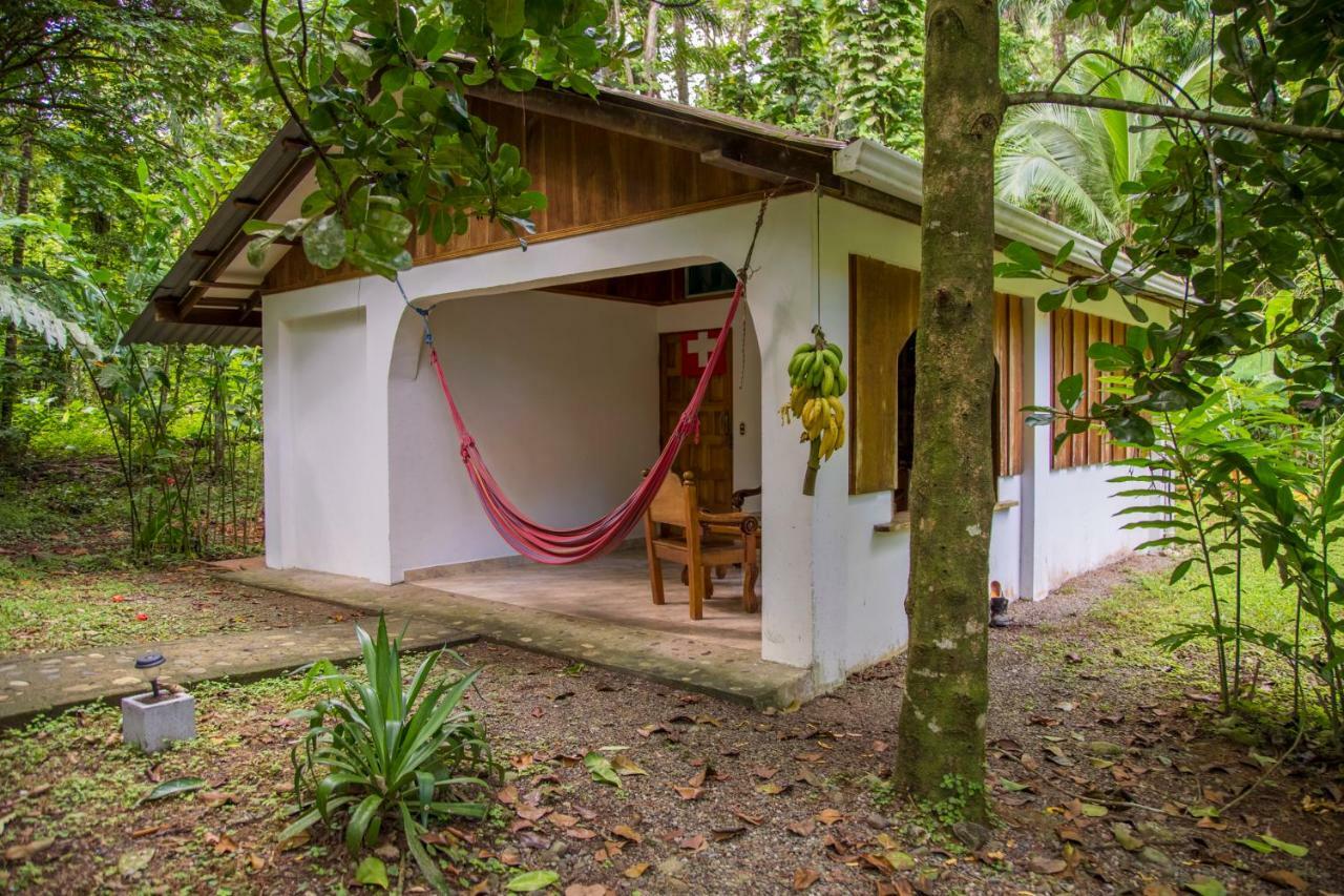 Cabinas Iguana Cahuita Eksteriør billede